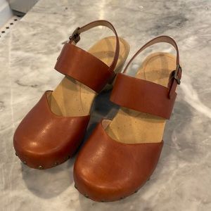 Dansko Thea strappy clogs 38
